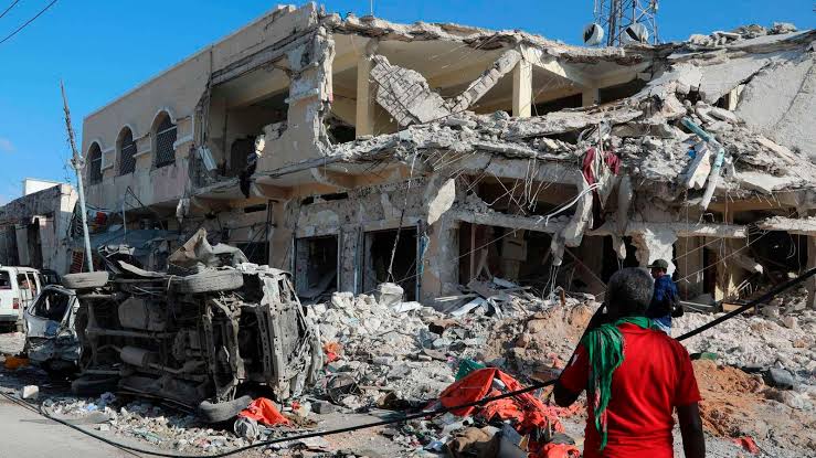 Roadside Bomb Explosion Kills Security Personel and Civilians in Mogadishu, Somalia