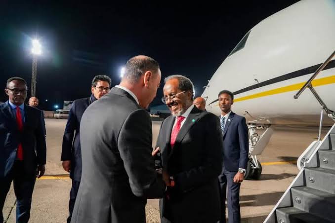 Somali President Hassan Sheikh Engages in Strategic Discussions in Libya