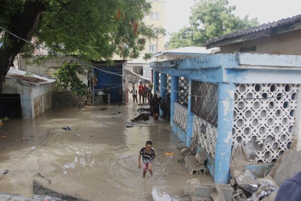 Deadly Floods in Mogadishu Leave Seven Dead, Infrastructure in Ruins