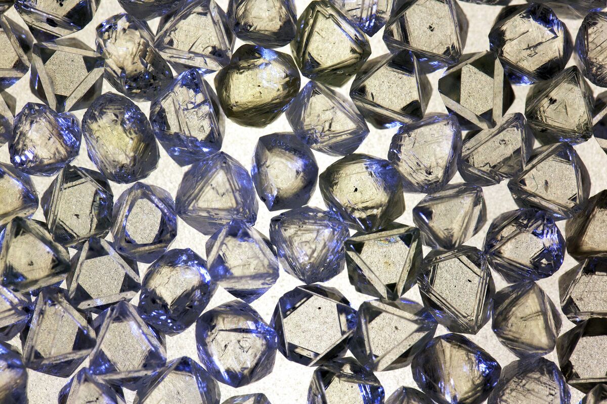 Zimbabwe Diamonds Lose Shine, Spark Massive Job Cuts as Currency Crunch Bites